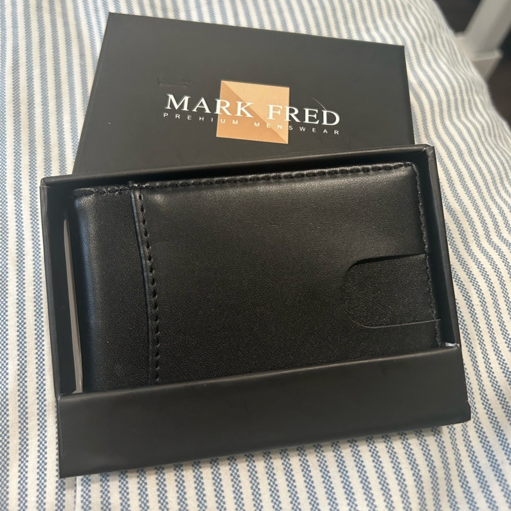 Mark Fred Black Bifold Wallet with Money Clip